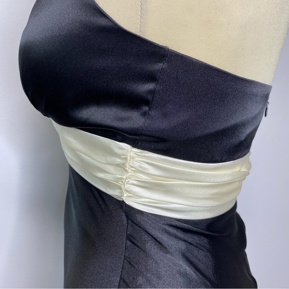 Morgan & Co. Y2K Black and Cream Halter Dress - Picture 3 of 9